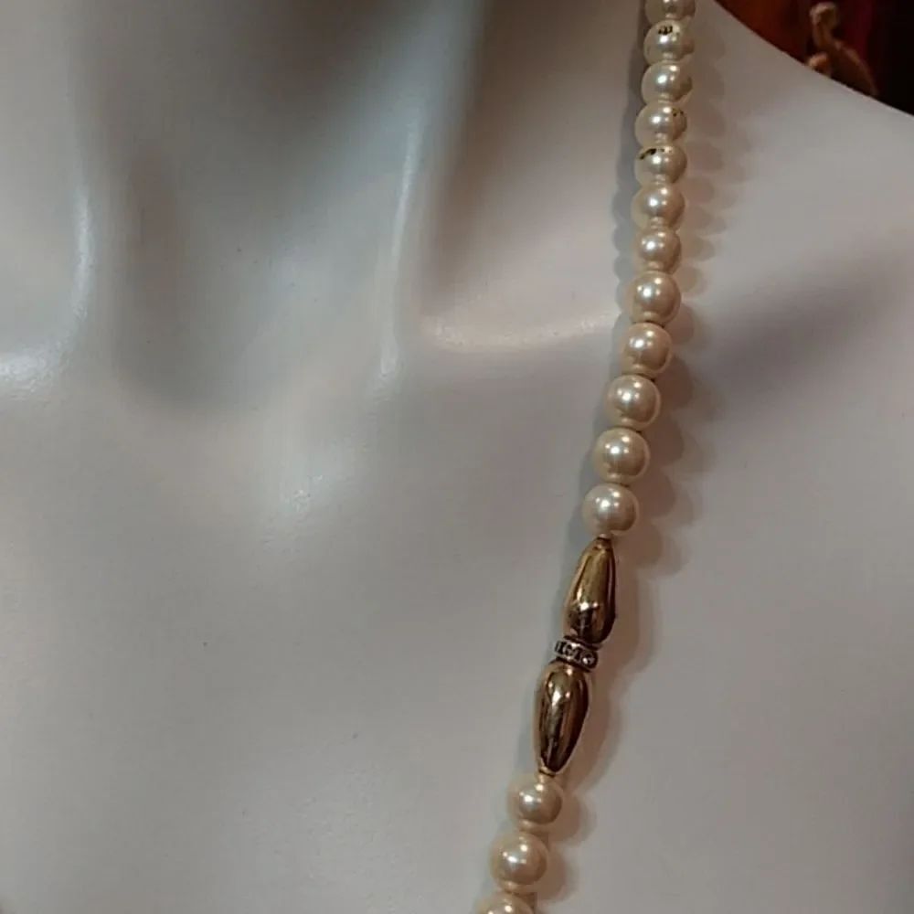 Neckles - Picture 3 of 6